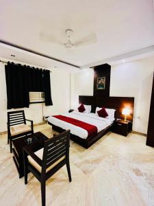Hotel The Paradise In - Near Karol Bagh Metro Station