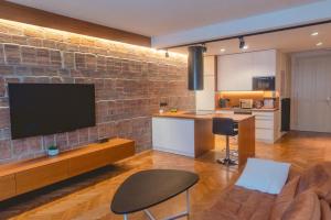 Luxury CITY CENTER APT w AC & Balcony - Hôtels 4 étoiles à Bratislava