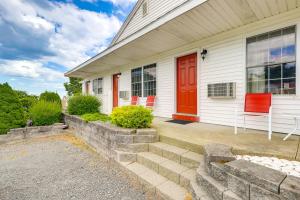 Wells Vacation Rental about 1 Mi to Beach Access!