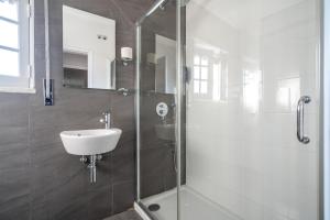 EnSuite 3 Laranja Frente Rochedo