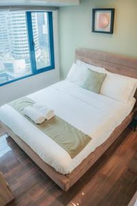 The House of Five - Brand New Hotel Style Condo