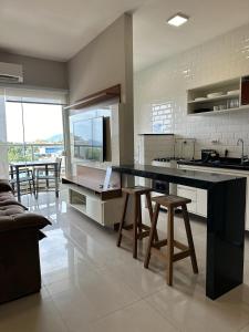 Apto Excelente CAr, Varanda Gourmet e Piscina