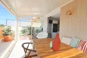 Rare! Oasis Btw Old Antibes & Beach