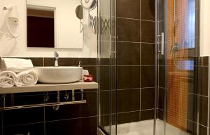 Double Room with Spa Bath room in Le Coq Rooms&Suite B&B