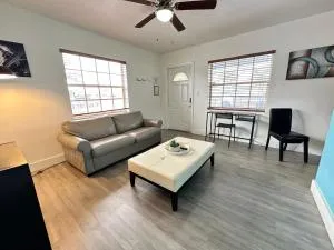 Home Sweet Home Near Malls and Airport and Hwy - University Park