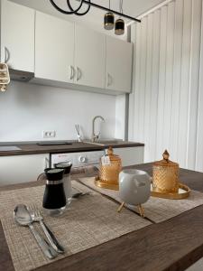 Studio Saturn Seven Palms