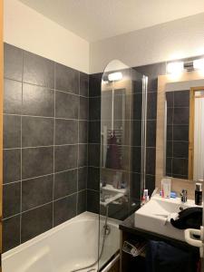 Résidence Licorne - Appartement chaleureux · Accès direct aux pistes · Vue pistes · Casier à skis MAE-7744