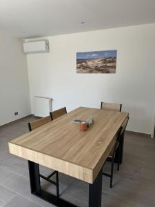 Villas Maison avec Piscine, Jacuzzi et grand Jardin a 1h de Paris : photos des chambres