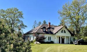 Dworek Dębina - Idealny dla Rodzin i Przyjaciół - Wspólna Sala do Biesiadowania , Plaża przyjazna Psom - Ubytování bez kategorie ve městě Debina