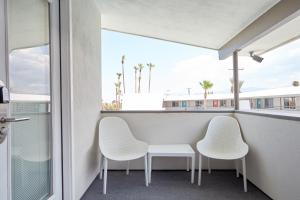 King Room with Balcony room in Sonder l The Cole