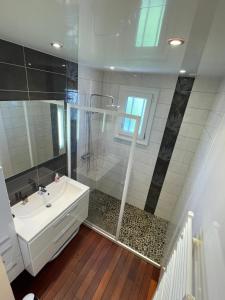 Maisons de vacances Maison charmante a Concarneau avec spa exterieur : photos des chambres