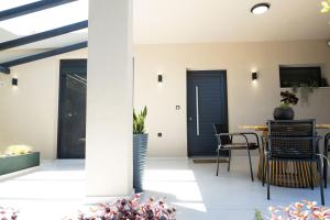 Malvina homes Karteros