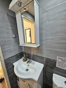 City Center Apartment-Old Town Terrace retreat