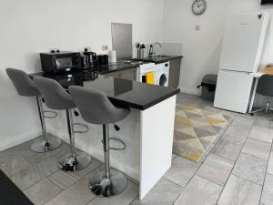 Spacious private cinema guest house