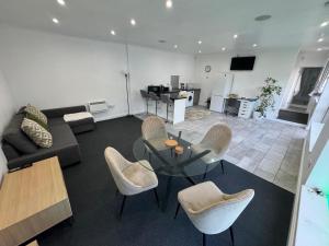 Spacious private cinema guest house