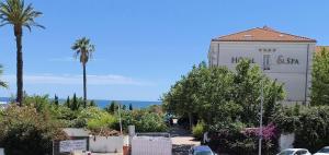 Grand appartement 3 chambres a 50 m de la plage