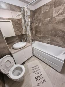 Miiiaaa Astoria - PRIMA LINIE LA MARE