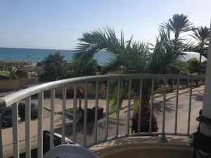 Appartement au bord de la mer - Mkalta