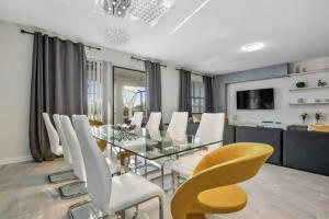 2901FS - Amazing 8 bedroom at Storey Lake