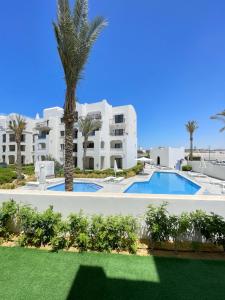 Marassi Ground chalet 3 bedrooms Direct on pool - Apartmány, El Alamein