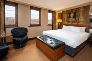 Executive Double Room room in The Queen at Chester Hotel BW Premier Collection