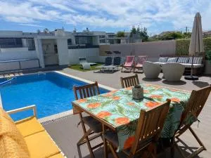 Meco Beach Villa - Alfarim