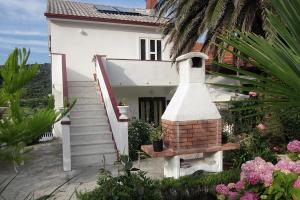 Family-friendly apartments with swimming pool Mundanije, Rab - 5072 