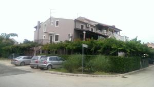 Apartments with a parking space Fazana - 7261