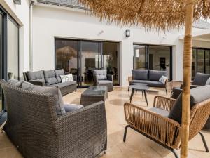 Maisons de vacances Villa d-Exception avec Piscine, Spa et Salle de Cinema a 50m de la Plage, Capacite 14 pers. - FR-1-306-1275 : photos des chambres