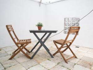 Bright Private Terrace - Free Private Parking - TV - WiFi - Netflix