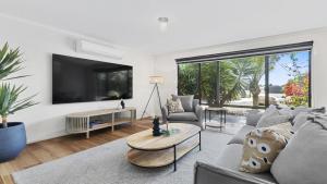 Little Boat Beach House at Aldinga Beach by Wine Coast Holiday Rentals