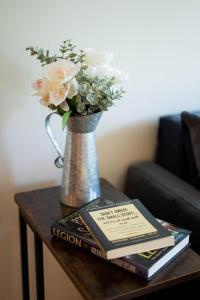 Modern 2BR Downtown Condo, Lakeshore, Exhibition Place, Fort York