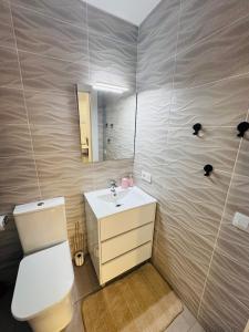 Las Américas Tropical Nights Apartment