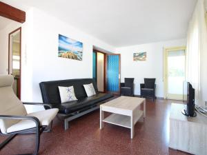 Casa amplia con jardín a 100m de la playa de La Farella, cerca del puerto de Llançà - ES-228-168
