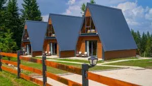 Villas Chardak - Uskoci