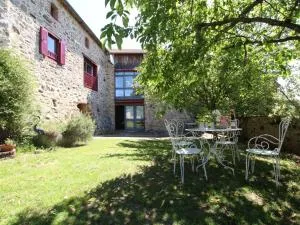 Gîte 4 étoiles au cœur de l’Auvergne avec terrasse, jardin clos et équipements pour enfants - FR-1-582-476 - Lorlanges