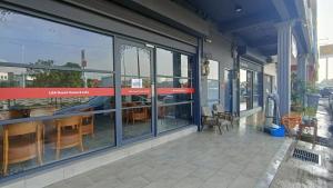LEA GUEST HOUSE & CAFE Lukut