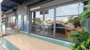 LEA GUEST HOUSE & CAFE Lukut