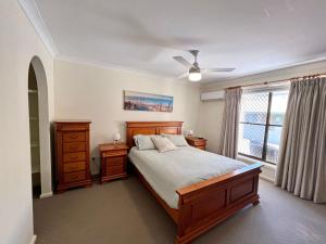 Beach House Landsborough - Bring your own linen