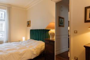 Stylishly Decorated 2BD Apartment Montmatre!