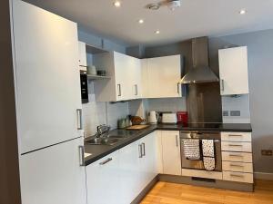 Contemporary 1BD Flat - Bristol City Centre!