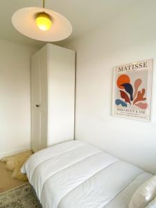 Sleek Scandi-Inspired 2BD Flat Fulham