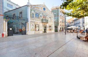 Bright 2 Bedroom Apartment with parking in Lisbon - Hébergements non classés à Lisbonne