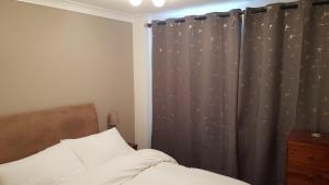 1 Bedroom Apartment on The Riverbank Near St Pauls