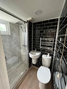 1BD Flat with Patio - 5 min to London City Airport