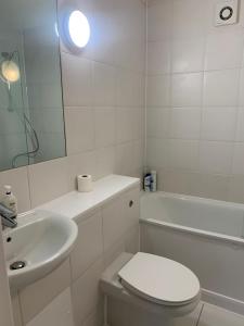 Spaciously renovated 2BD Flat - Camden