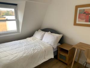Spaciously renovated 2BD Flat - Camden