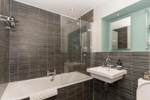 Beautiful & Bright 2BD Flat - Haymarket