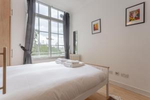 Large & Central 2BD Flat - Tower Hill