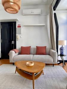 Central Hidden Gem Rustic Modern 2 Bedroom Flat